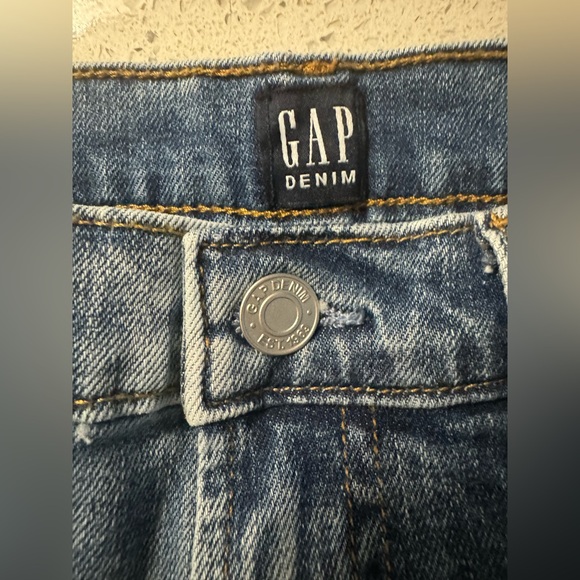 GAP Pride Rainbow Embroidered 3” Denim Shorts 27 New - Picture 8 of 15